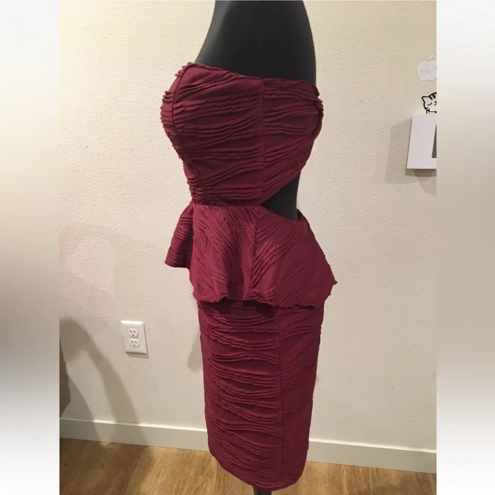 Love Culture women’s dress small wine Burgundy Peplum Mini Strapless Bow bodycon - Picture 3 of 7